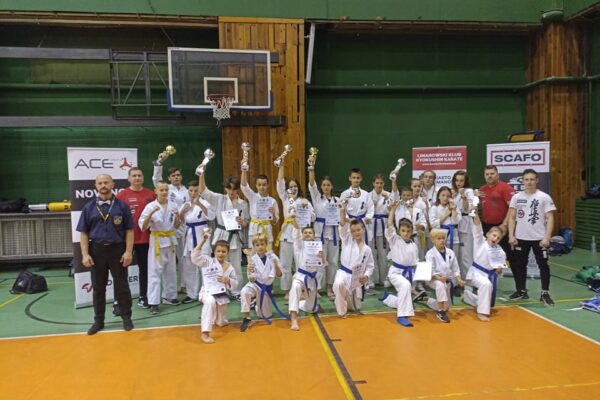 12 medali w Częstochowie na Mistrzostwach Makroregionu Południowego OYAMA PFK!