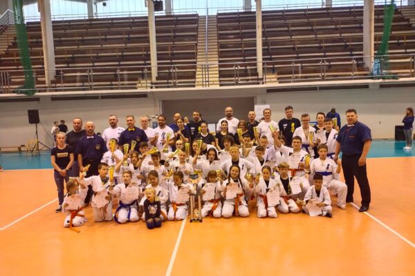 32 medale i 2 miejsce drużynowo na IV Pucharze Beskidów w Bielsku Białej