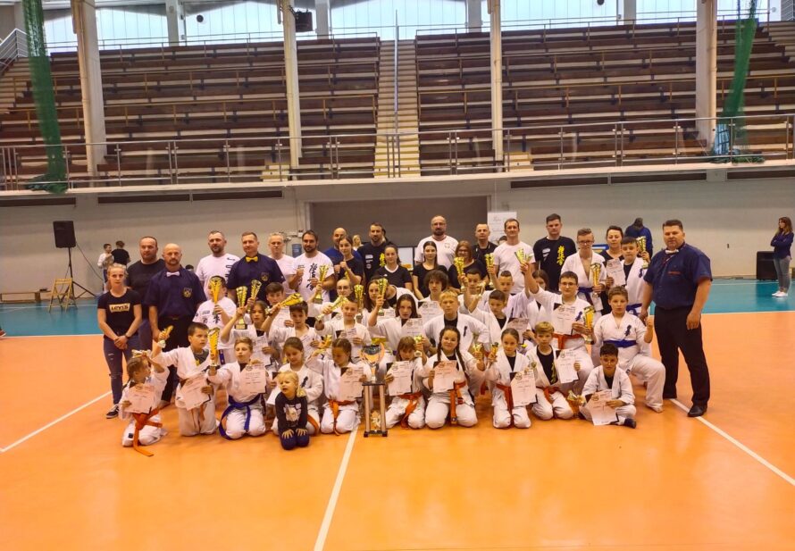 32 medale i 2 miejsce drużynowo na IV Pucharze Beskidów w Bielsku Białej