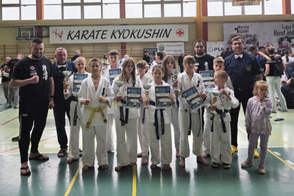 8 medali i 4 miejsce drużynowo na Finale Ligi Karate Kontaktowego w Chrząstowicach!
