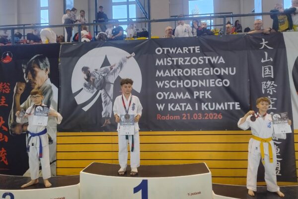 16 medali i 5. miejsce drużynowo na Mistrzostwach Makroregionu Wschodniego OYAMA Karate w Radomiu!